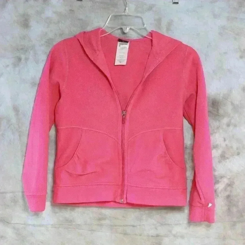 Girls Patagonia Size M Pink lightweight fleece hooded jacket with pockets